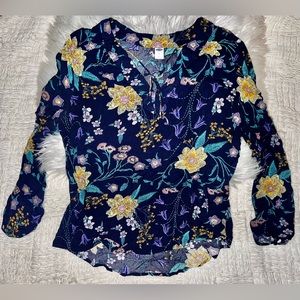 Vibrant floral long sleeve top. Brand is Old navy size medium